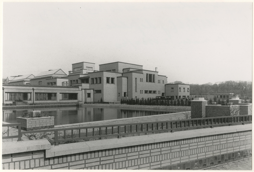 Het Gemeentemuseum in 1935. Foto van C.J. de Gilde (HGA)